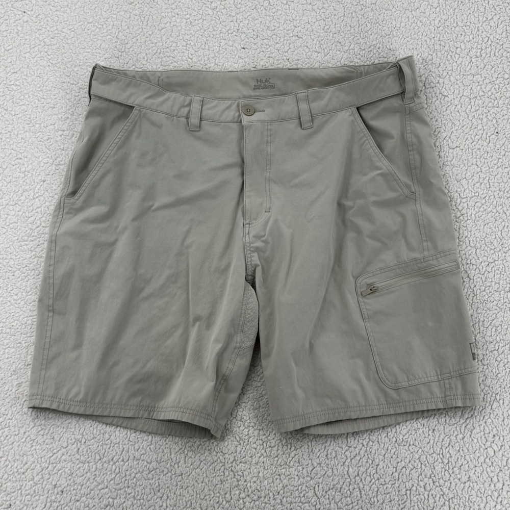 Huk Next Level 10.5 Inch Performance Fishing Shorts Men Size XXXL Tan Khaki
